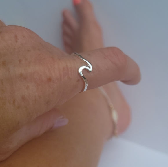Ocean Waves Ring by Golden Threads - Picture 5 of 6